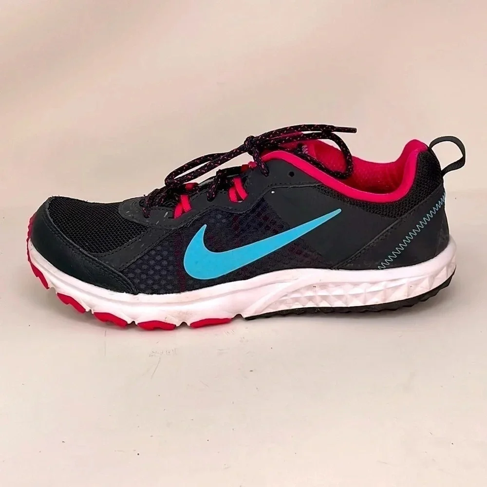 Nike shoes sneakers